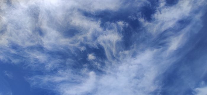 Original colour image of a cloudy sky.